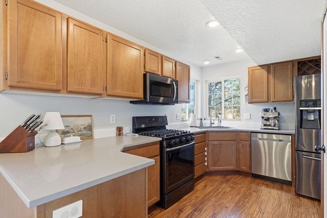 8220 E SOMMERSET Dr, Spokane, WA 99217
