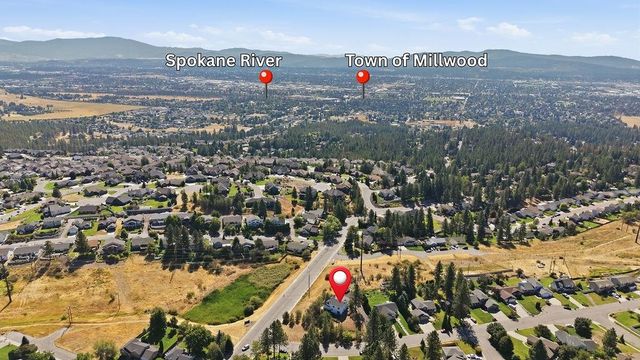8220 E SOMMERSET Dr, Spokane, WA 99217