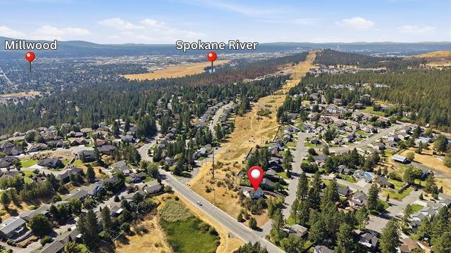 8220 E SOMMERSET Dr, Spokane, WA 99217