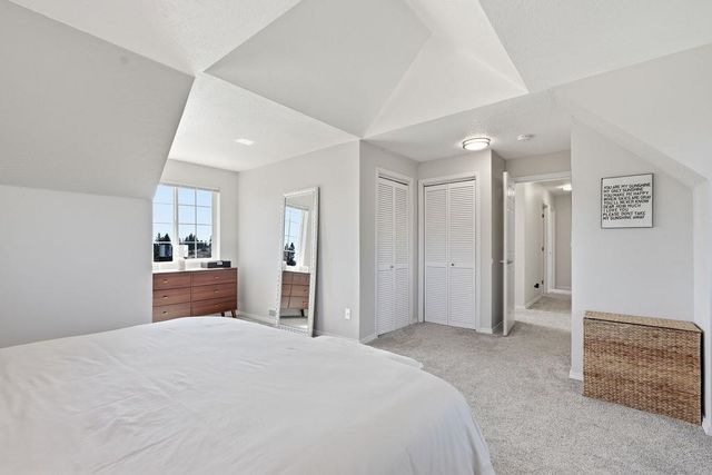 8220 E SOMMERSET Dr, Spokane, WA 99217