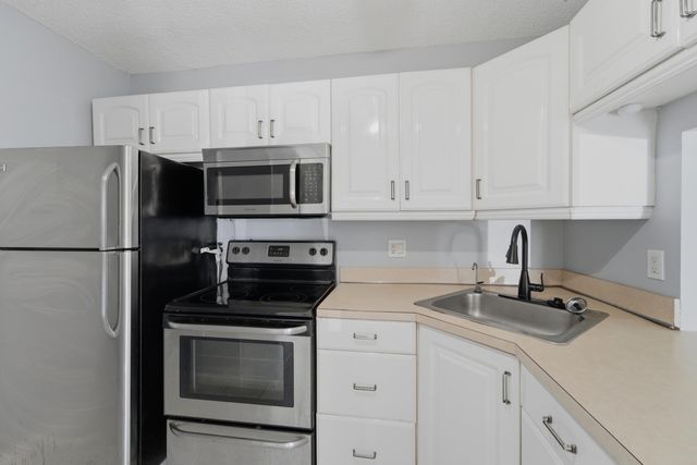 728 Sunny Pine Way A1, Greenacres, FL 33415
