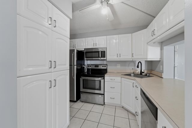 728 Sunny Pine Way A1, Greenacres, FL 33415