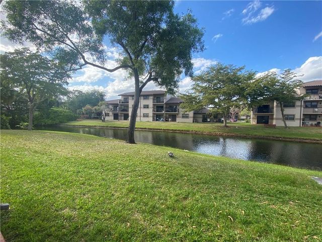 9957 NOB HILL Place 9957, Sunrise, FL 33351