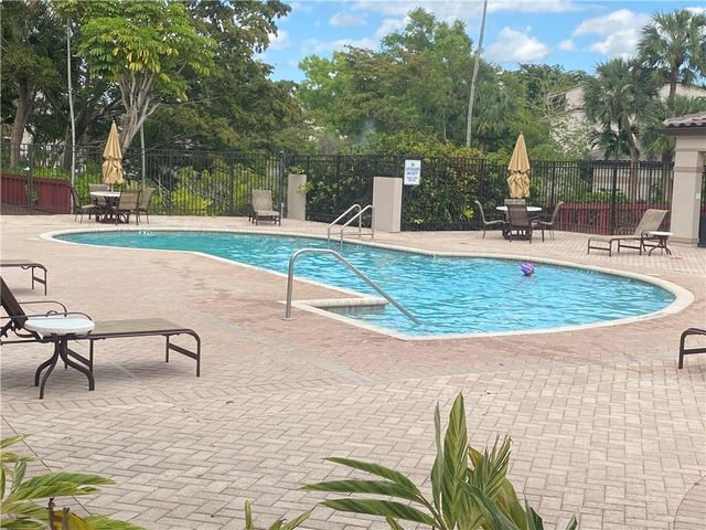 9957 NOB HILL Place 9957, Sunrise, FL 33351