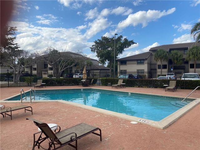 9957 NOB HILL Place 9957, Sunrise, FL 33351