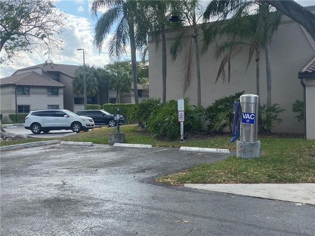 9957 NOB HILL Place 9957, Sunrise, FL 33351