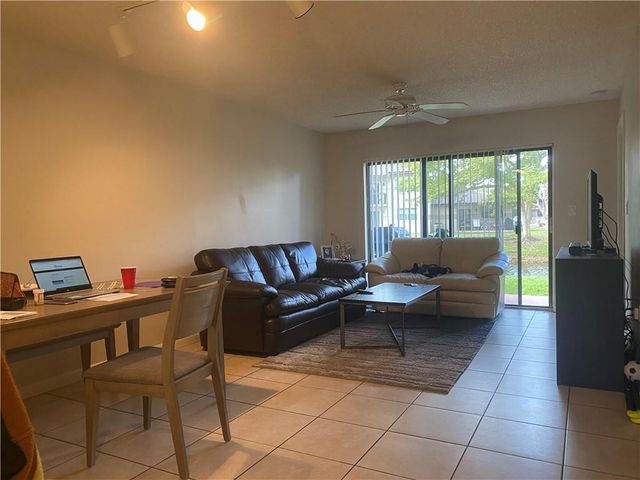 9957 NOB HILL Place 9957, Sunrise, FL 33351