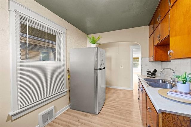 3741 Olive Street, Kansas City, MO 64109