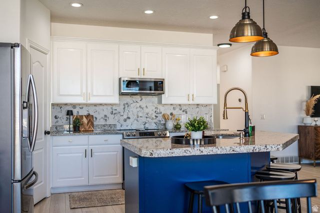 4222 W CHESTNUT VIEW DR DR, South Jordan, UT 84009