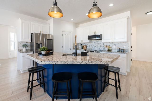 4222 W CHESTNUT VIEW DR DR, South Jordan, UT 84009