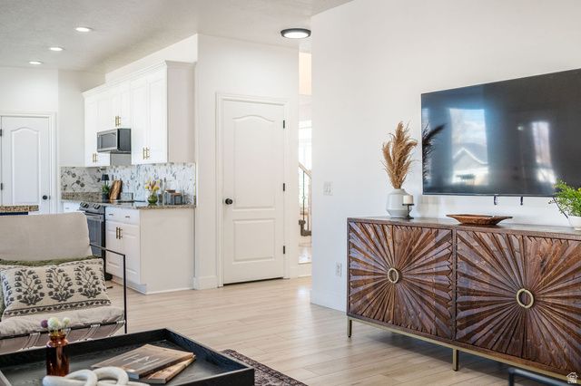 4222 W CHESTNUT VIEW DR DR, South Jordan, UT 84009