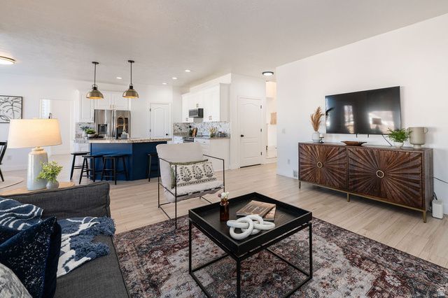 4222 W CHESTNUT VIEW DR DR, South Jordan, UT 84009