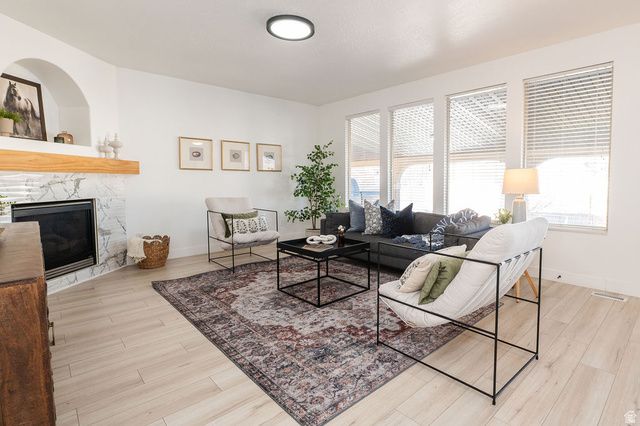 4222 W CHESTNUT VIEW DR DR, South Jordan, UT 84009