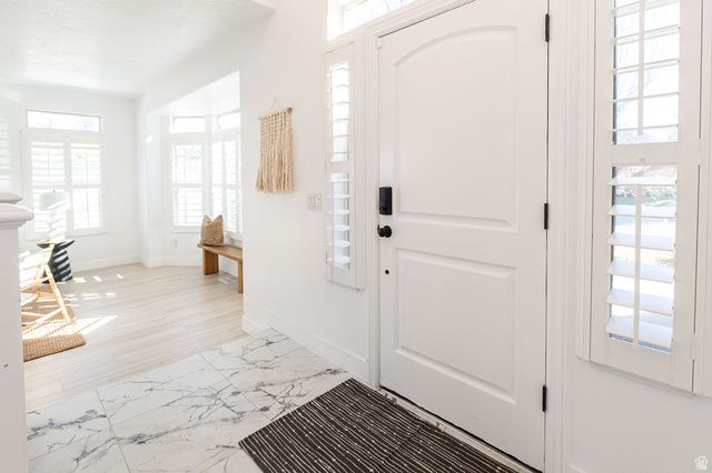 4222 W CHESTNUT VIEW DR DR, South Jordan, UT 84009