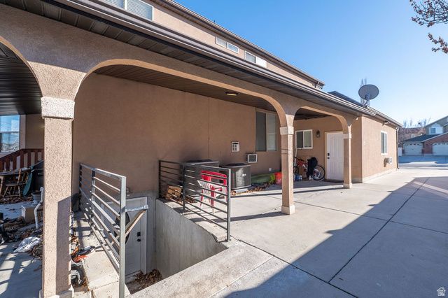 4222 W CHESTNUT VIEW DR DR, South Jordan, UT 84009