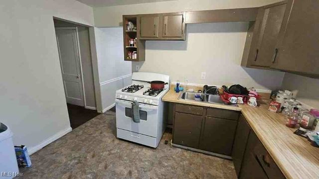 1093 Joy Avenue, Akron, OH 44306