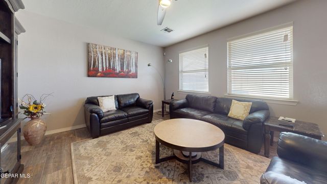 129 N Manzanita Drive, El Paso, TX 79928
