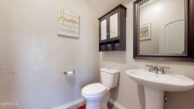 129 N Manzanita Drive, El Paso, TX 79928