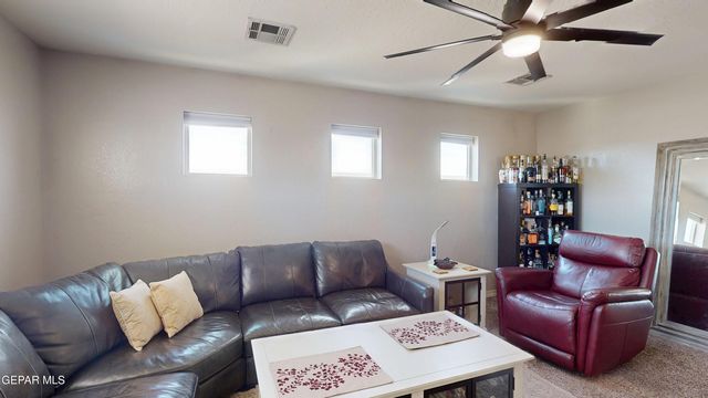 129 N Manzanita Drive, El Paso, TX 79928