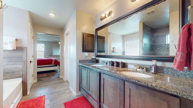 129 N Manzanita Drive, El Paso, TX 79928