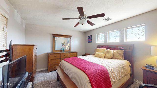 129 N Manzanita Drive, El Paso, TX 79928
