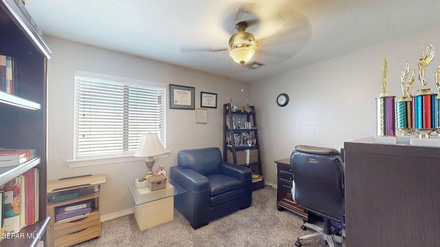 129 N Manzanita Drive, El Paso, TX 79928