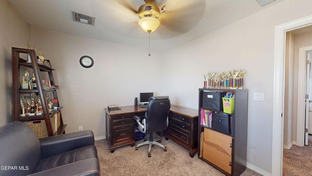 129 N Manzanita Drive, El Paso, TX 79928