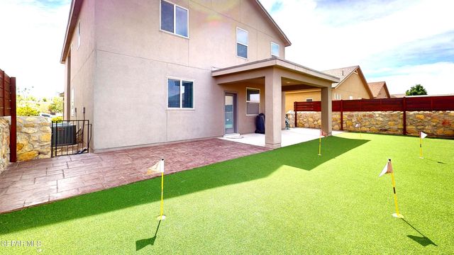 129 N Manzanita Drive, El Paso, TX 79928