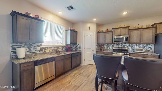 129 N Manzanita Drive, El Paso, TX 79928