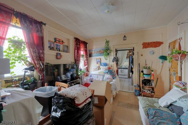 154 Dayton St, Newark City, NJ 07114