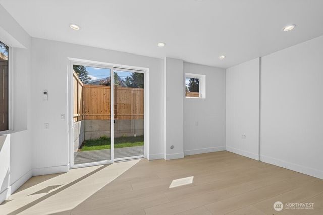 1218 NE 100th Street, Seattle, WA 98102