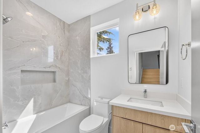1218 NE 100th Street, Seattle, WA 98102