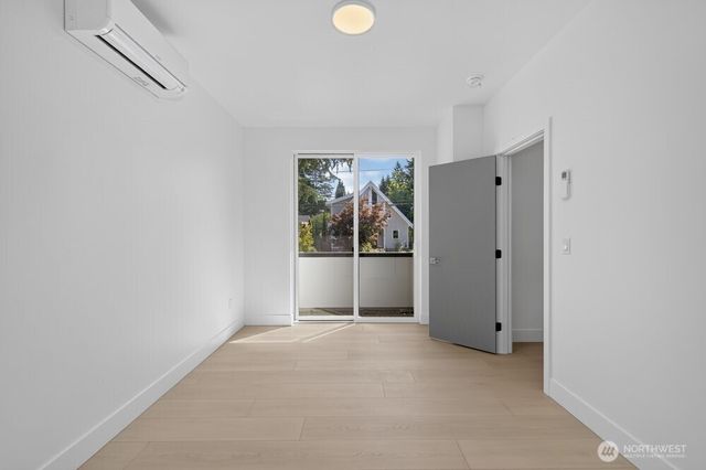 1218 NE 100th Street, Seattle, WA 98102