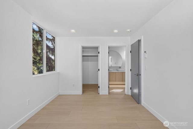 1218 NE 100th Street, Seattle, WA 98102