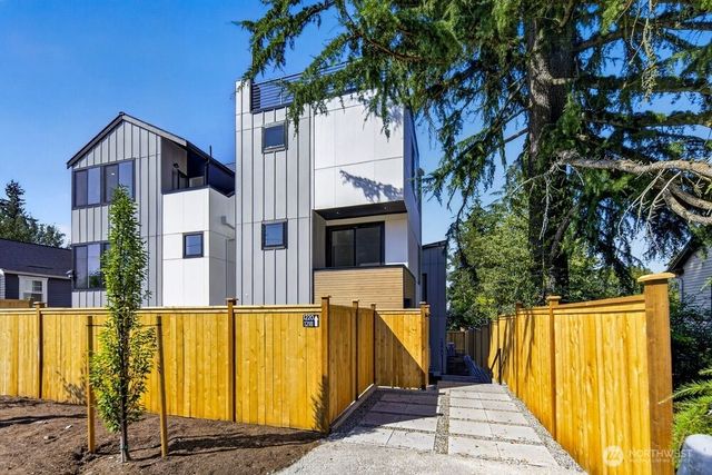 1218 NE 100th Street, Seattle, WA 98102