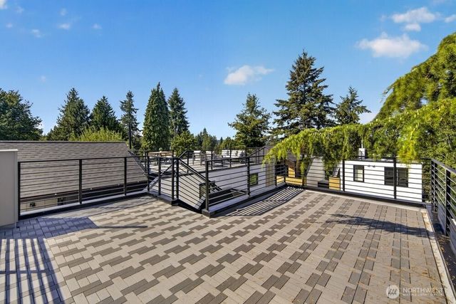 1218 NE 100th Street, Seattle, WA 98102