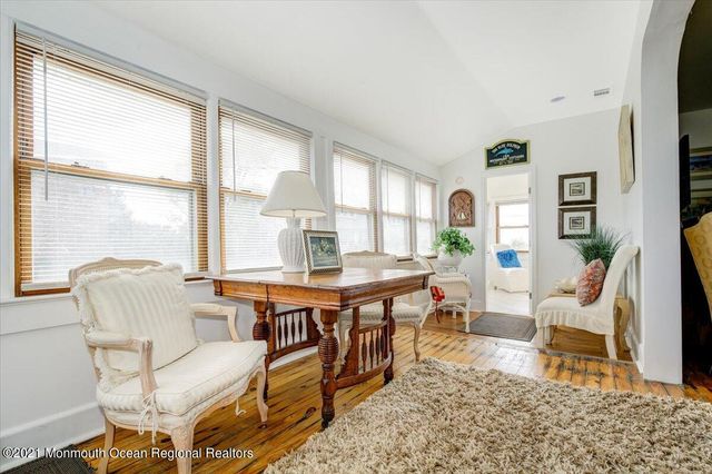 15 Riverview Road, Monmouth Beach, NJ 07750