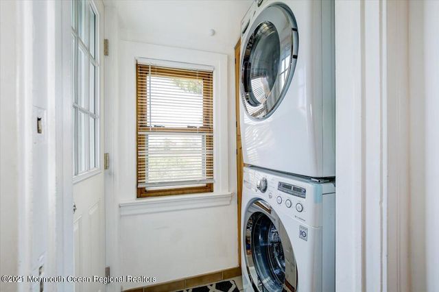 15 Riverview Road, Monmouth Beach, NJ 07750