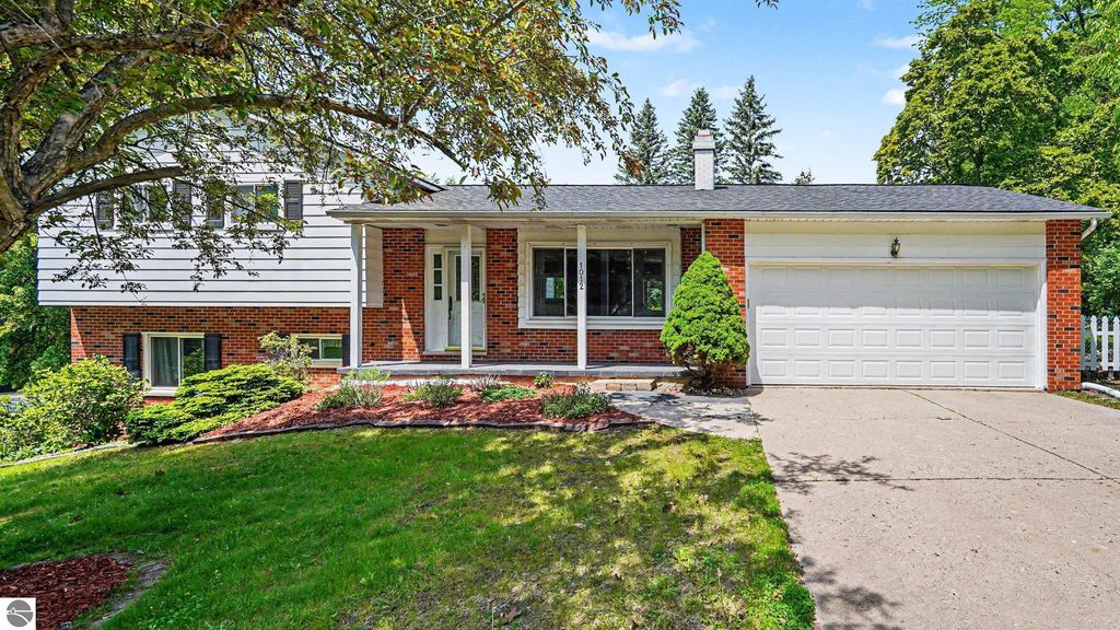 Image 1 of property listing at 1012 Highland Street, Mt Pleasant, MI 48858