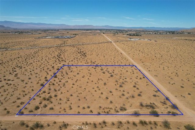 8 Falchion Road, Apple Valley, CA 92307