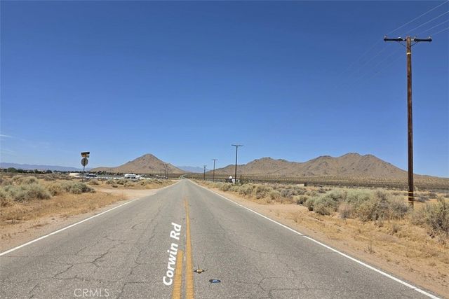 8 Falchion Road, Apple Valley, CA 92307