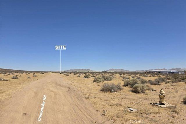 8 Falchion Road, Apple Valley, CA 92307