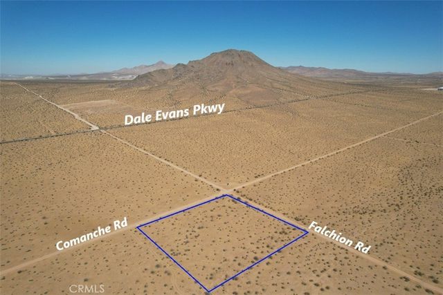 8 Falchion Road, Apple Valley, CA 92307
