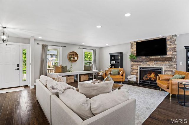 705 Stone Canyon Drive, Ballwin, MO 63021