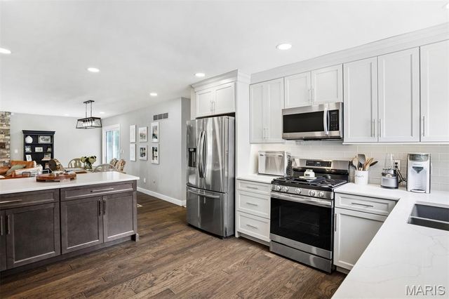 705 Stone Canyon Drive, Ballwin, MO 63021