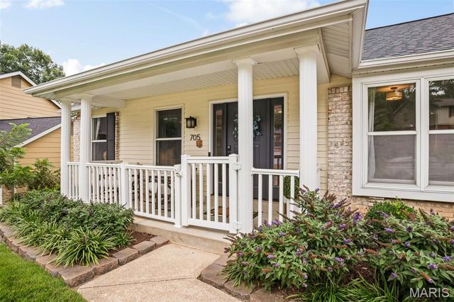 705 Stone Canyon Drive, Ballwin, MO 63021