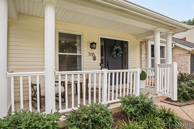 705 Stone Canyon Drive, Ballwin, MO 63021