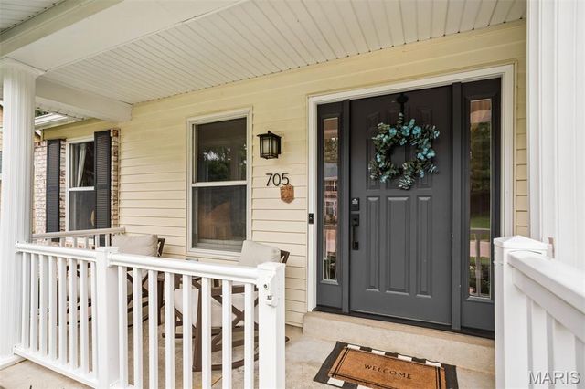 705 Stone Canyon Drive, Ballwin, MO 63021