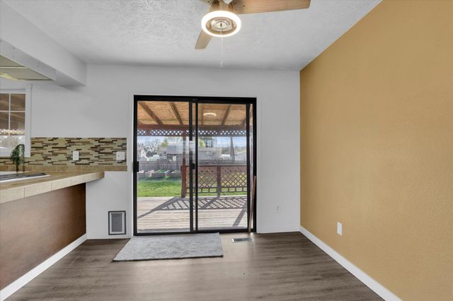 1511 S Warren Rd, Spokane Valley, WA 99037