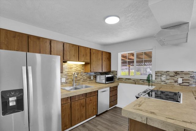 1511 S Warren Rd, Spokane Valley, WA 99037